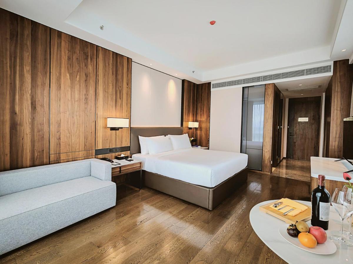 Vm Hotel Phnom Pen Exterior foto