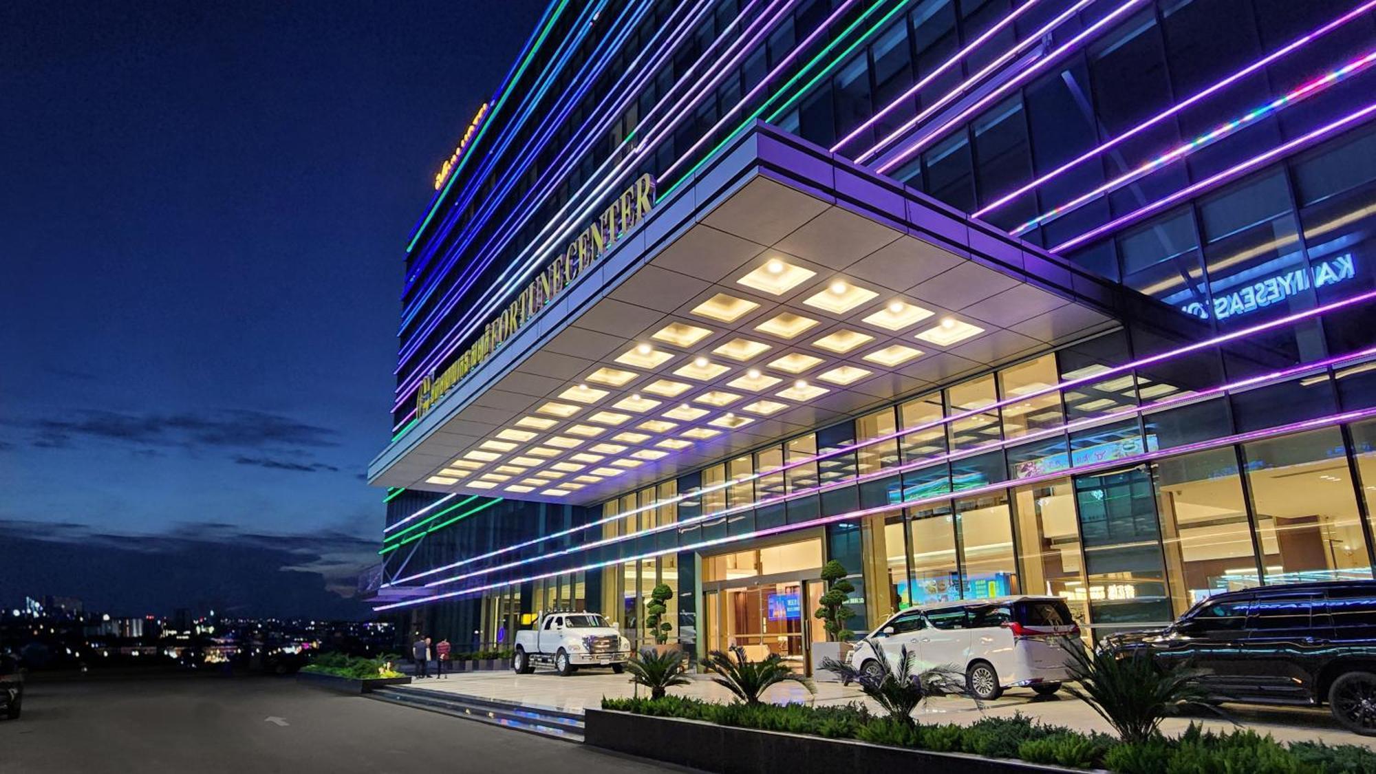Vm Hotel Phnom Pen Exterior foto