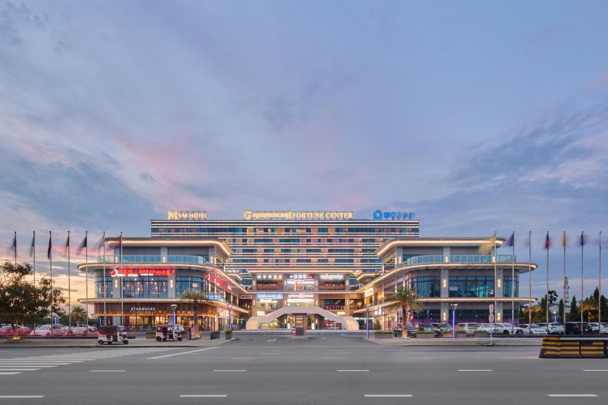 Vm Hotel Phnom Pen Exterior foto